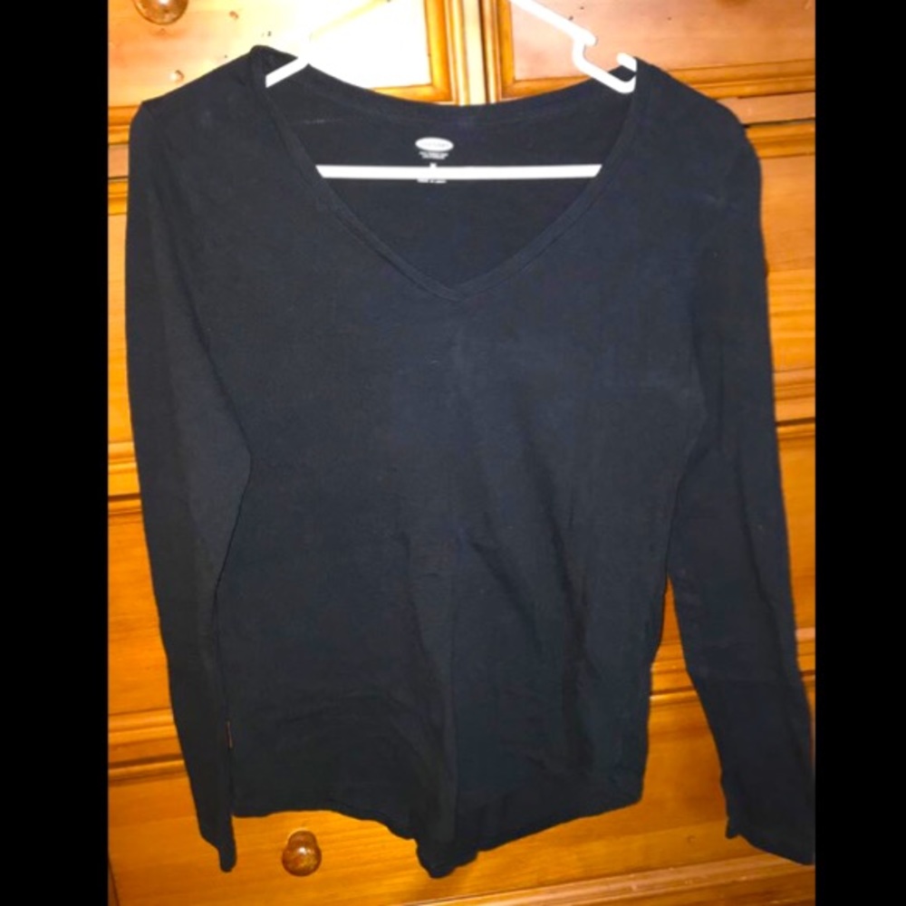 Black Old Navy v-neck long sleeve